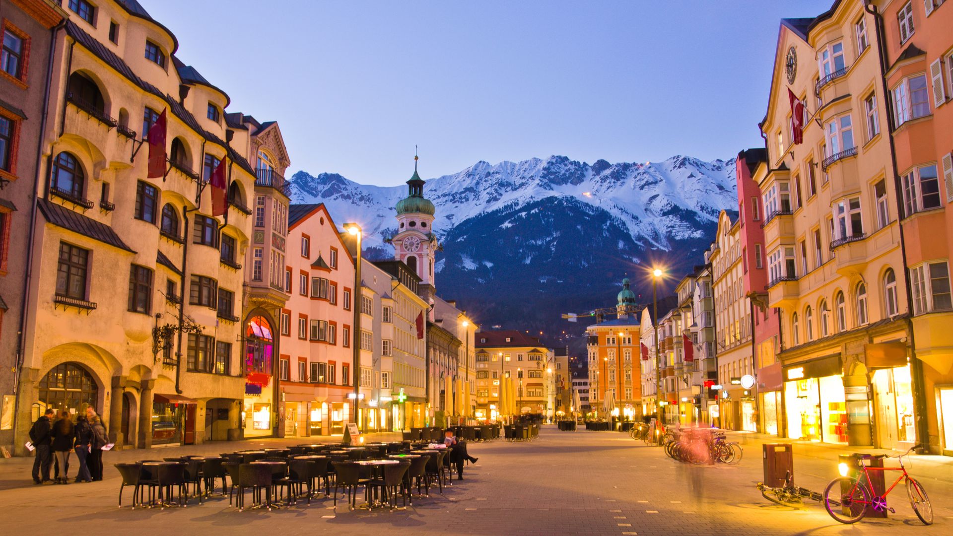 How to get from Hall in Tirol to Innsbruck